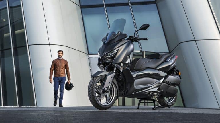 YAMAHA X-MAX 300 - immagine 1