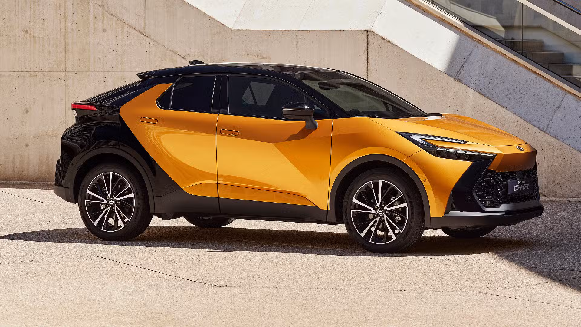 TOYOTA C-HR - immagine 1