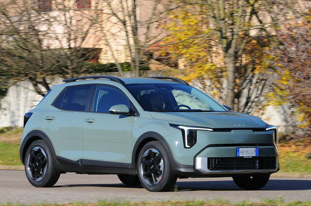 KIA STONIC - immagine 1