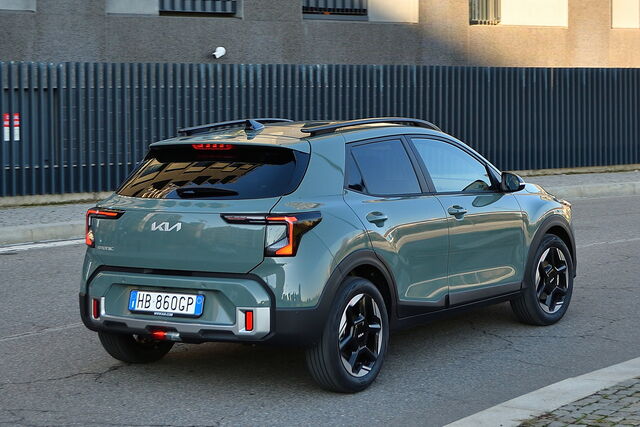 KIA STONIC - immagine 2