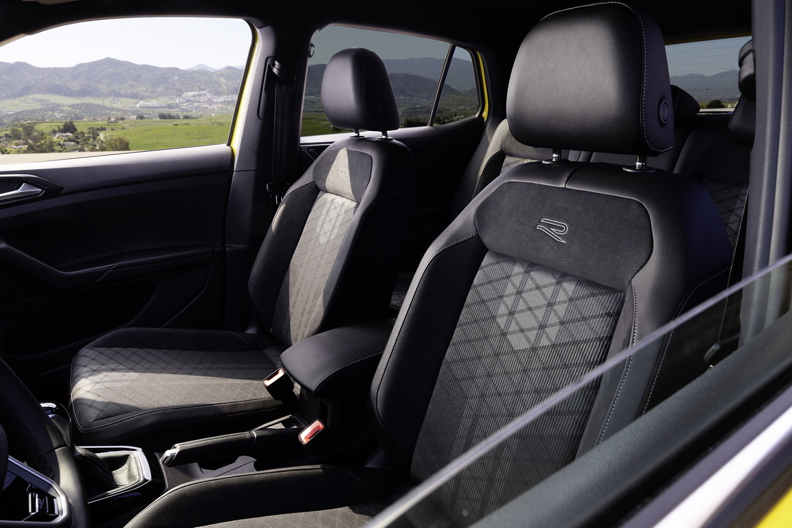 VOLKSWAGEN T-CROSS - immagine 6
