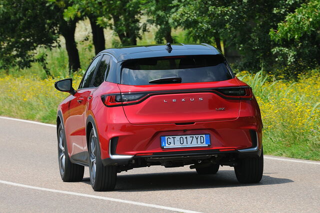 LEXUS LBX - immagine 2